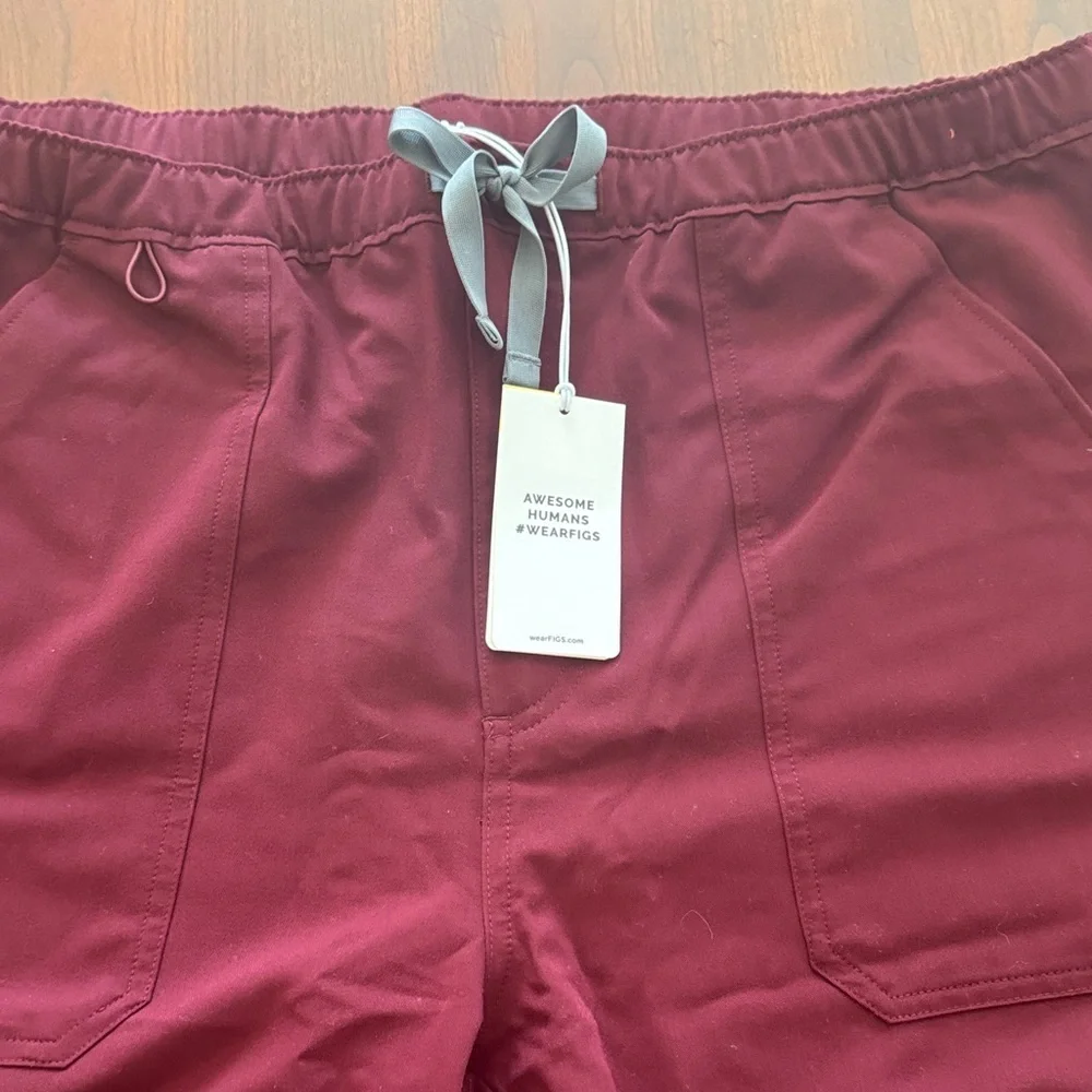 Figs NWT Men’s Cairo Cargo Workwear Maroon Scrub Pants